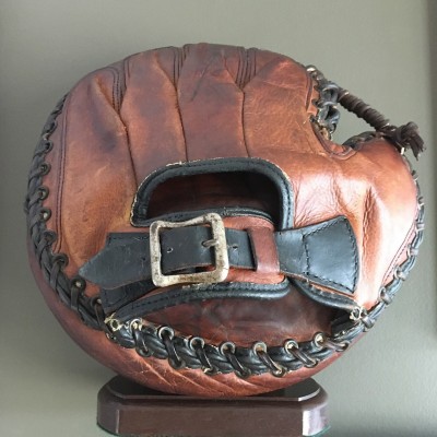 Olympian M27 Frank Hayes catcher's mitt (rear).jpg