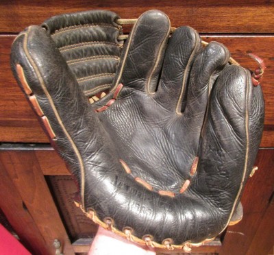1950s Newman-Stein N993 Monte Irvin glove.jpg