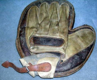 William Reed and Sons Crescent Catchers Mitt Backz.jpg