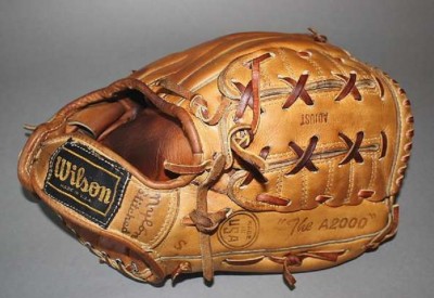 wilson-a2000-1963-back-brett_595.jpg