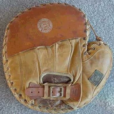 Spalding Decker Patent Catchers Mitt Back.jpg