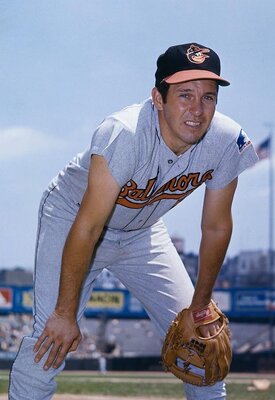 brooks-robinson-in-playing-position-bettmann.jpg