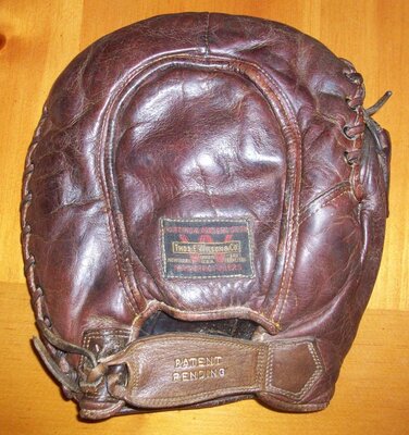 ray-grimes-thomas-e-wilson-basemitt-back-jared.jpg
