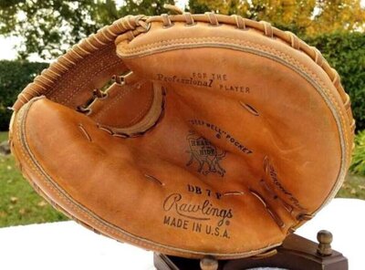 rawlings-db7p-heart-of-the-hide-front_595.jpg
