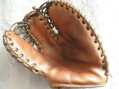George McQuinn Rawlings T70 Basemitt Front Mike.JPG