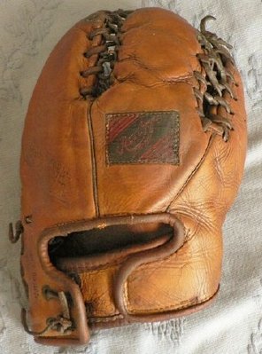 Rudy York Rawlings T75 Back Mikea.jpg