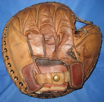 Benny Bengough Catchers Mitt Back Johna.jpg
