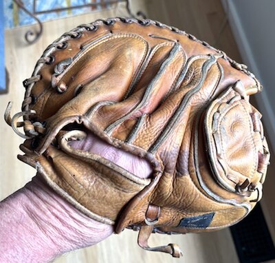 Bedo catchers back.jpeg