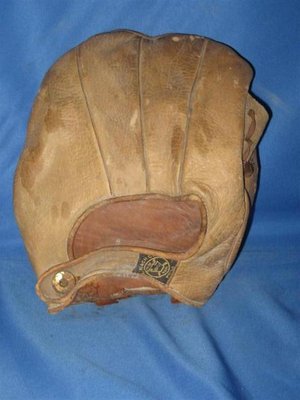 Reach 6F Fielders Mitt Back John.JPG
