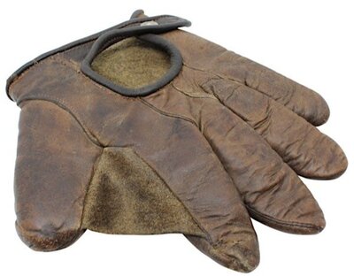 vintage-baseball-gloves-11.jpg