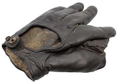vintage-baseball-gloves-3.jpg