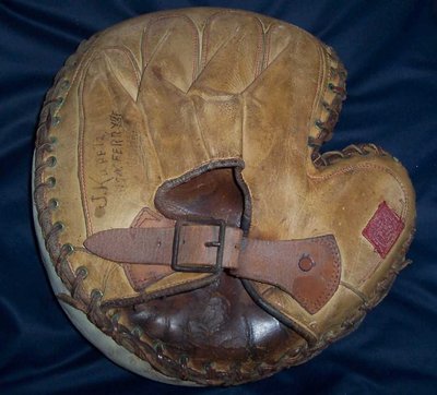 Spalding Catchers Mitt Back Ricky.jpg