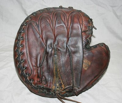 Ken Wel Zipper Back Catchers Mitt Back Brett.JPG