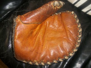 baseballglovepics005.jpg