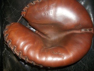baseballglovepics006.jpg