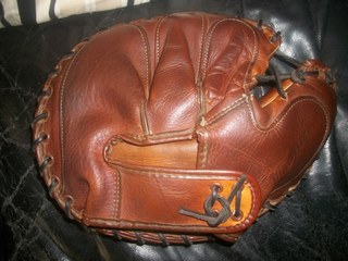 baseballglovepics007.jpg