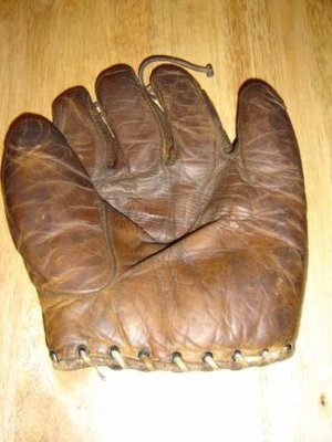 Ken Wel Glove 001.jpg