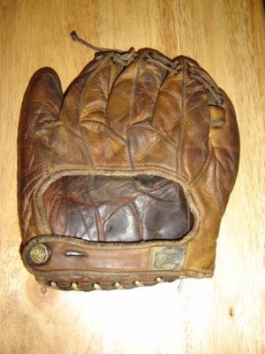 Ken Wel Glove 002.jpg