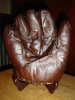 Ken Wel Glove 001.jpg