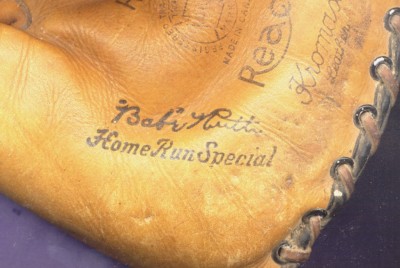 1BABERUTHGLOVE2.jpg