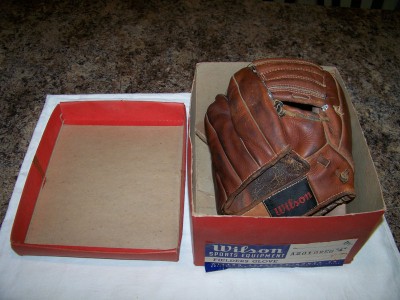 wilson 3 finger with box.jpg