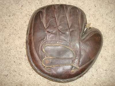 Laced%20Perimeter%20Catchers%20Mitt%20Back[1].jpg