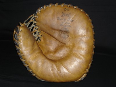 Spalding Mitt 1 email.JPG