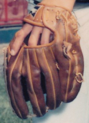 MacGregor 1970 Glove.jpg