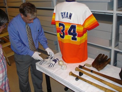 jeters 300 hit batting gloves.JPG