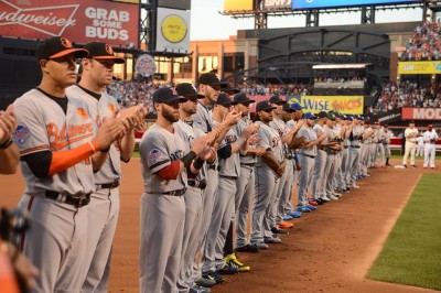 AL players clapping.jpg
