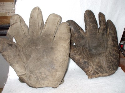 2gloves1.jpg