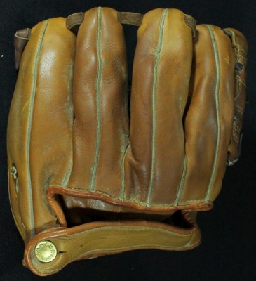 main_2-Vintage-Mickey-Mantle-Professional-Model-8086-Basebvall-Glove.jpg
