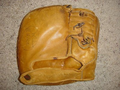 Wilson Yellow Basemitt Back.JPG