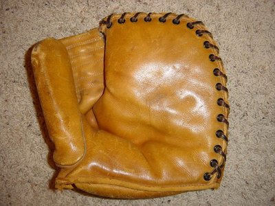 Wilson Yellow Basemitt Front.JPG