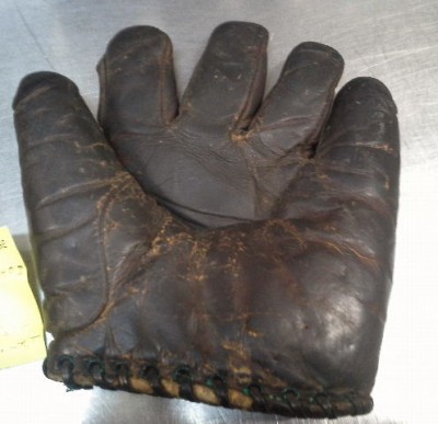 Early Glove 01.jpg