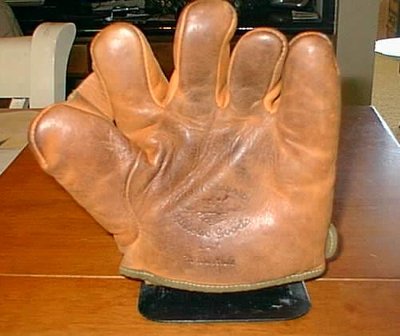 D&M box glove.jpg