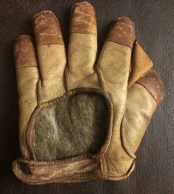 Tipped Finger Catchers Glove Back.jpg