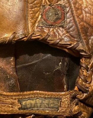 passon-king-patent-back-moroch.jpg