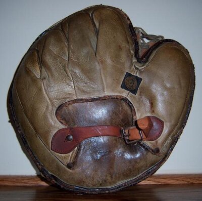 Ratsch Peerless Catchers Mitt Back Josh.jpg