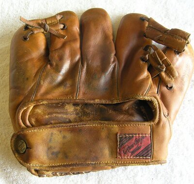 Pepper Martin Rawlings Deluxe PM Back Doug.jpg