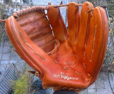 sport-tempo-libero-milano-guanto-baseball-mizuno-sport-ab152432365f85078b4f7f7c2924df18.jpg