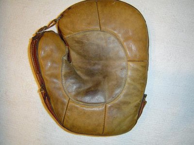 Buckle Web Hook and Eye Back Catchers Mitt Front.JPG